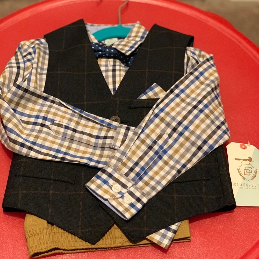 Brand new 4 piece set - size 3t